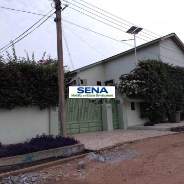 EXECUTIVE 9 BEDROOM HOUSE FOR SALE @ ADJIRINGANO 