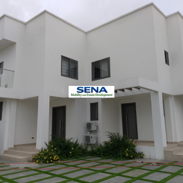 EXECUTIVE 4 BEDROOM IN MINI-GATED COMMUNITY 